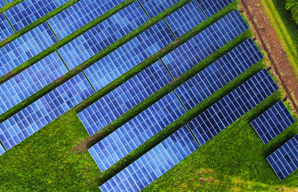 Expertné solárne riešenia <br>pre firmy a priemysel